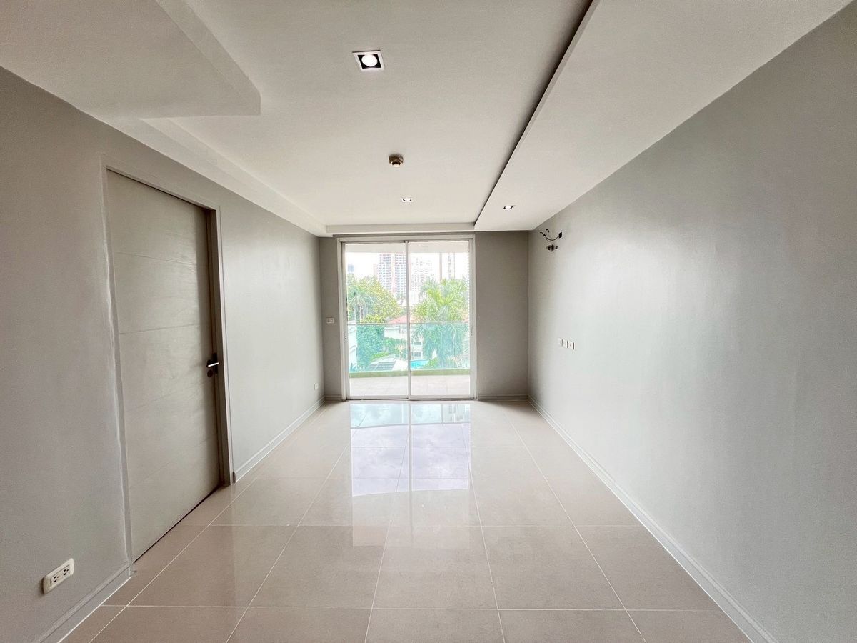 For SaleCondoSukhumvit, Asoke, Thonglor : Condo for sale in Beverly 33, near BTS Phrom Phong 1 bedroom, 1 bathroom, 50 sq.m., 6th floor [NCS250806]