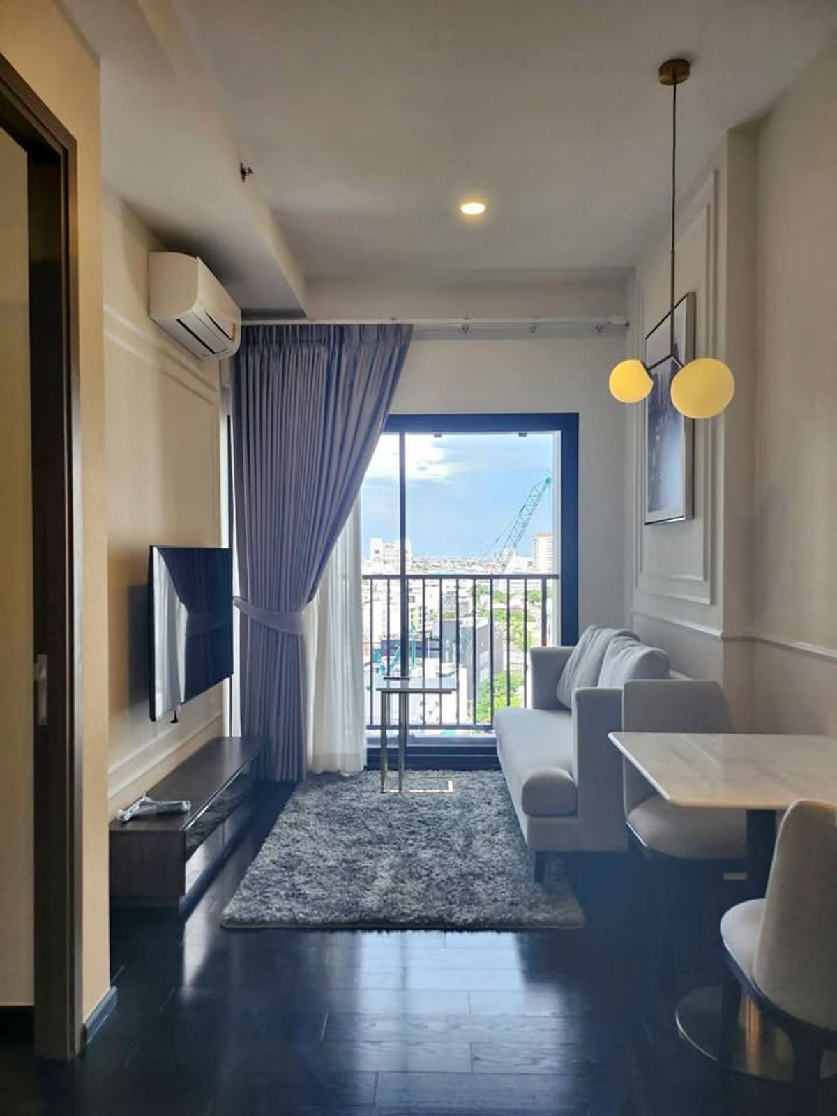 For RentCondoSukhumvit, Asoke, Thonglor : ✨ Rent Park Origin Thonglor ✨ 📍 Near BTS Thonglor 🚆 Convenient transportation in the heart of Sukhumvit 55