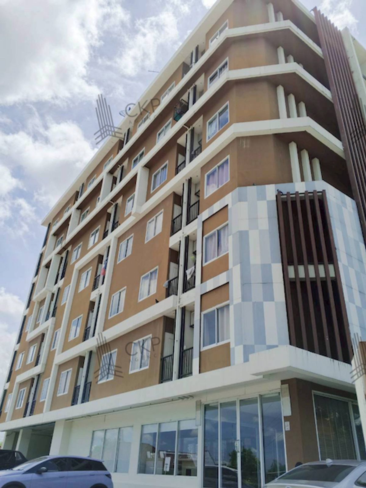For SaleCondoSriracha Laem Chabang Ban Bueng : Condo The Residence near Sahapat Industrial Estate, Sriracha, Laem Chabang, beautiful room with built-in furniture.