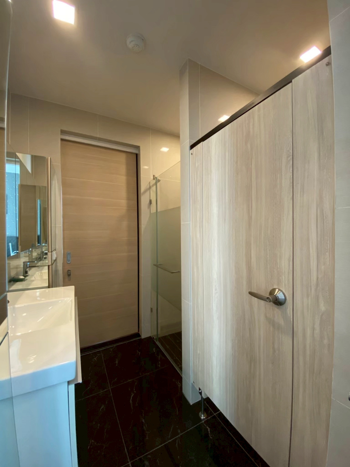 For RentCondoSukhumvit, Asoke, Thonglor : 💎 GT16166 | Condo Park 24, convenient travel, near BTS, there is a shuttle, beautiful room, fully furnished, ready to move in.