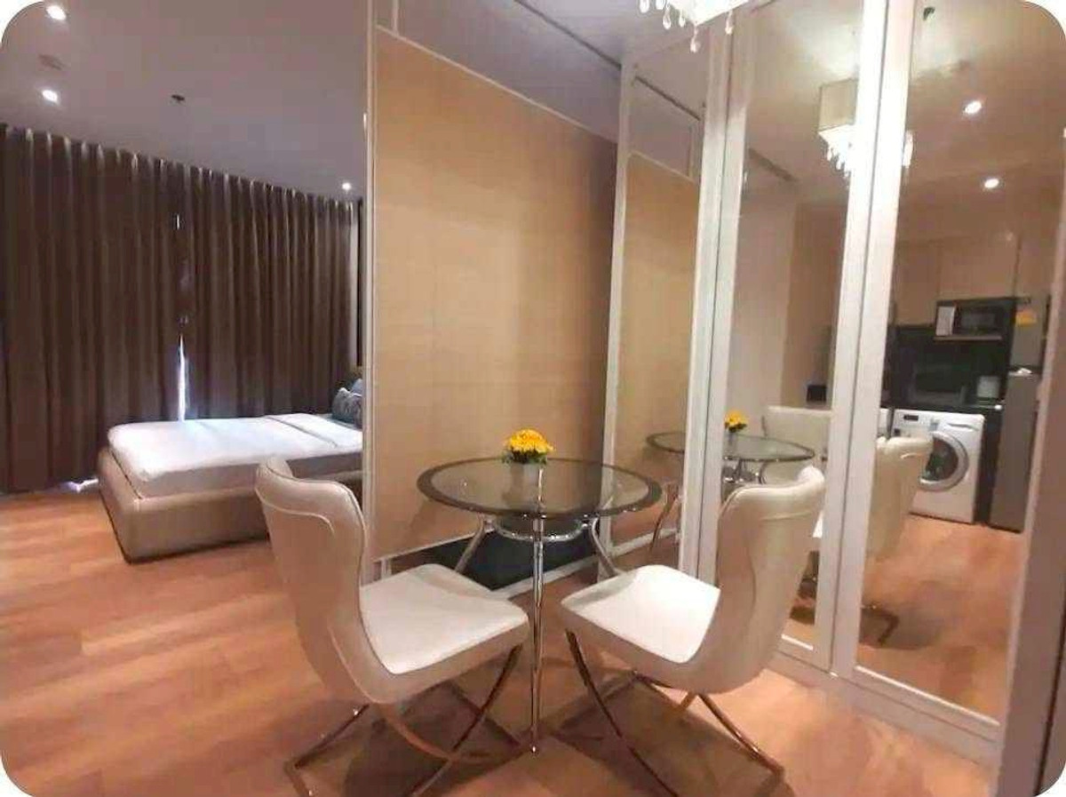 For RentCondoSukhumvit, Asoke, Thonglor : ✨ GT16158 | Condo Park 24, convenient travel, near BTS, there is a shuttle, beautiful room, fully furnished, ready to move in.