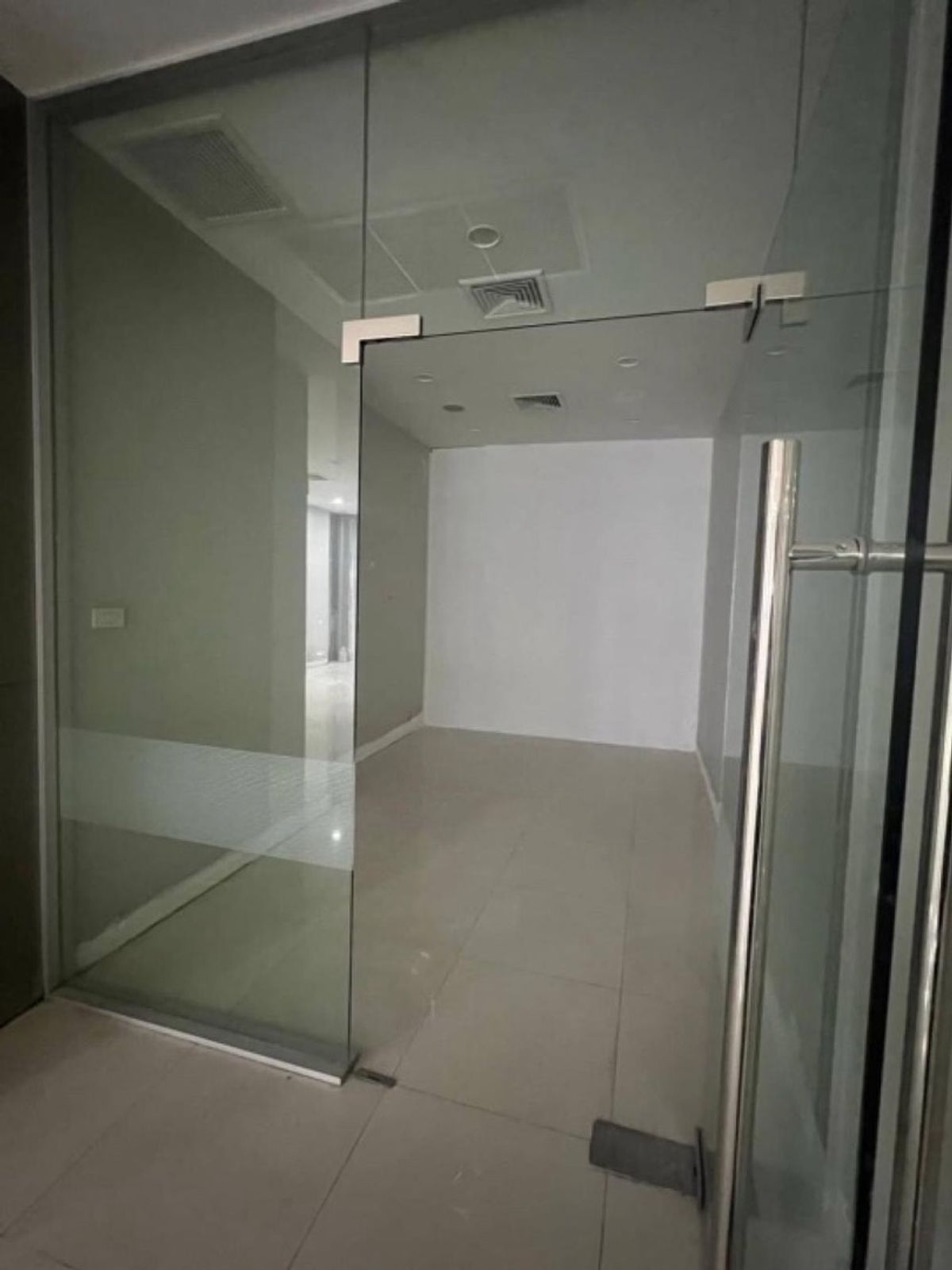 ให้เช่าร้านค้า/ตลาดนัดเยาวราช บางลำพู : ให้เช่า ตึกริมถนนใหญ่เยาวราช ใกล้ รถไฟฟ้า MRT วัดมังกร แหล่งนักท่องเที่ยว เหมาะทำ โรงแรม โฮสเทล สปา ร้านอาหาร | For Rent - Commercial Building on Roadside Yaowarat (China Town) nearby MRT Watmangkorn , suitable for Hotel / Hostel / Spa / Food and etc., 