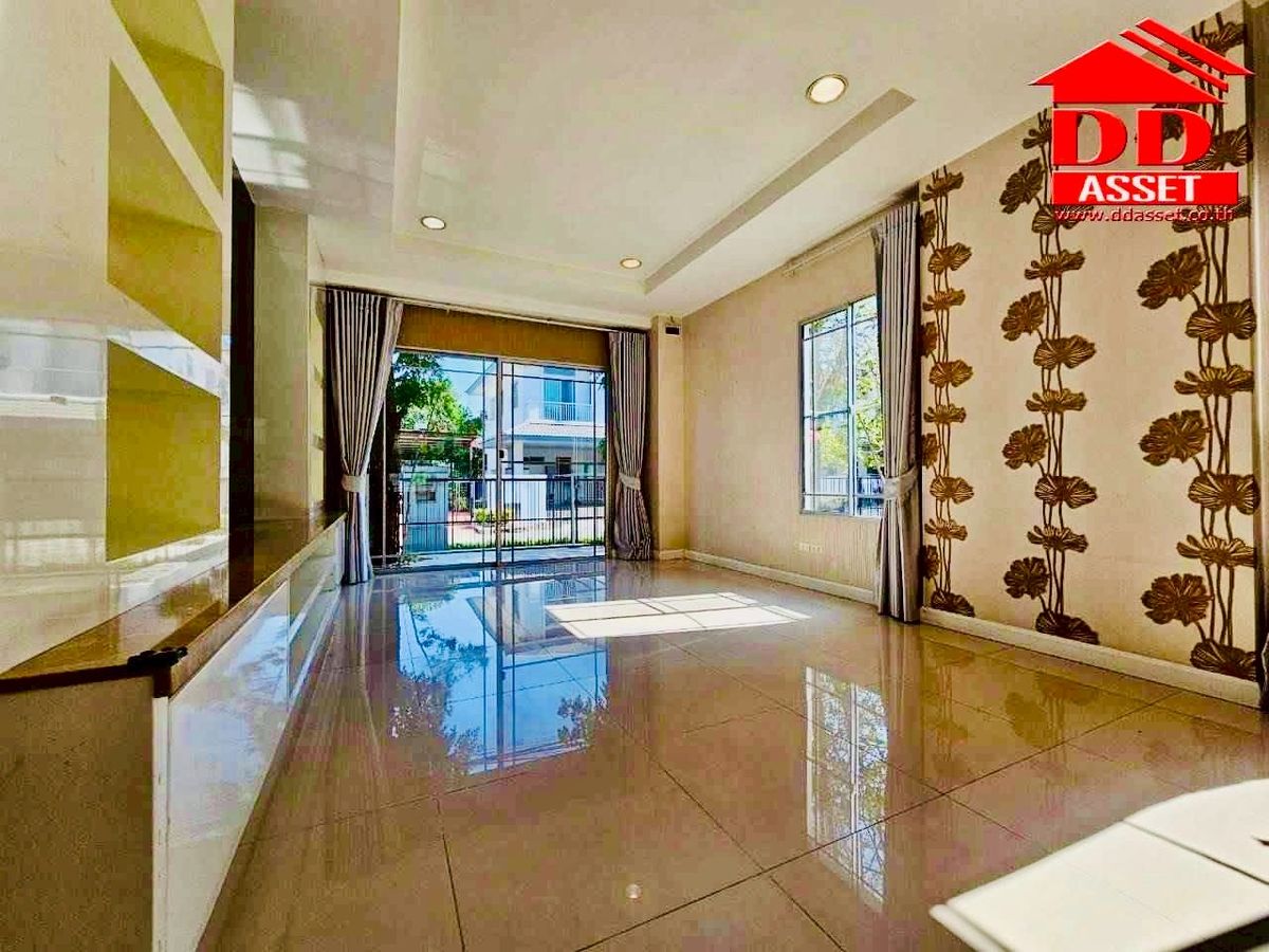 For SaleHouseSamut Prakan,Samrong : For Sale Nantawan Srinakarin Nantawan Srinakarin Code: H8137