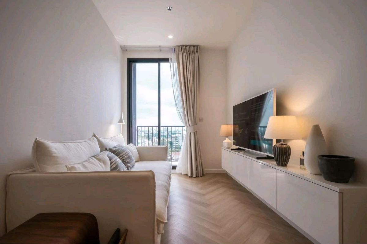 For RentCondoSukhumvit, Asoke, Thonglor : 🐶🐱 Luxury  Pet Friendly Condo with 400-meter walk to BTS Ekkamai 🐱🐶