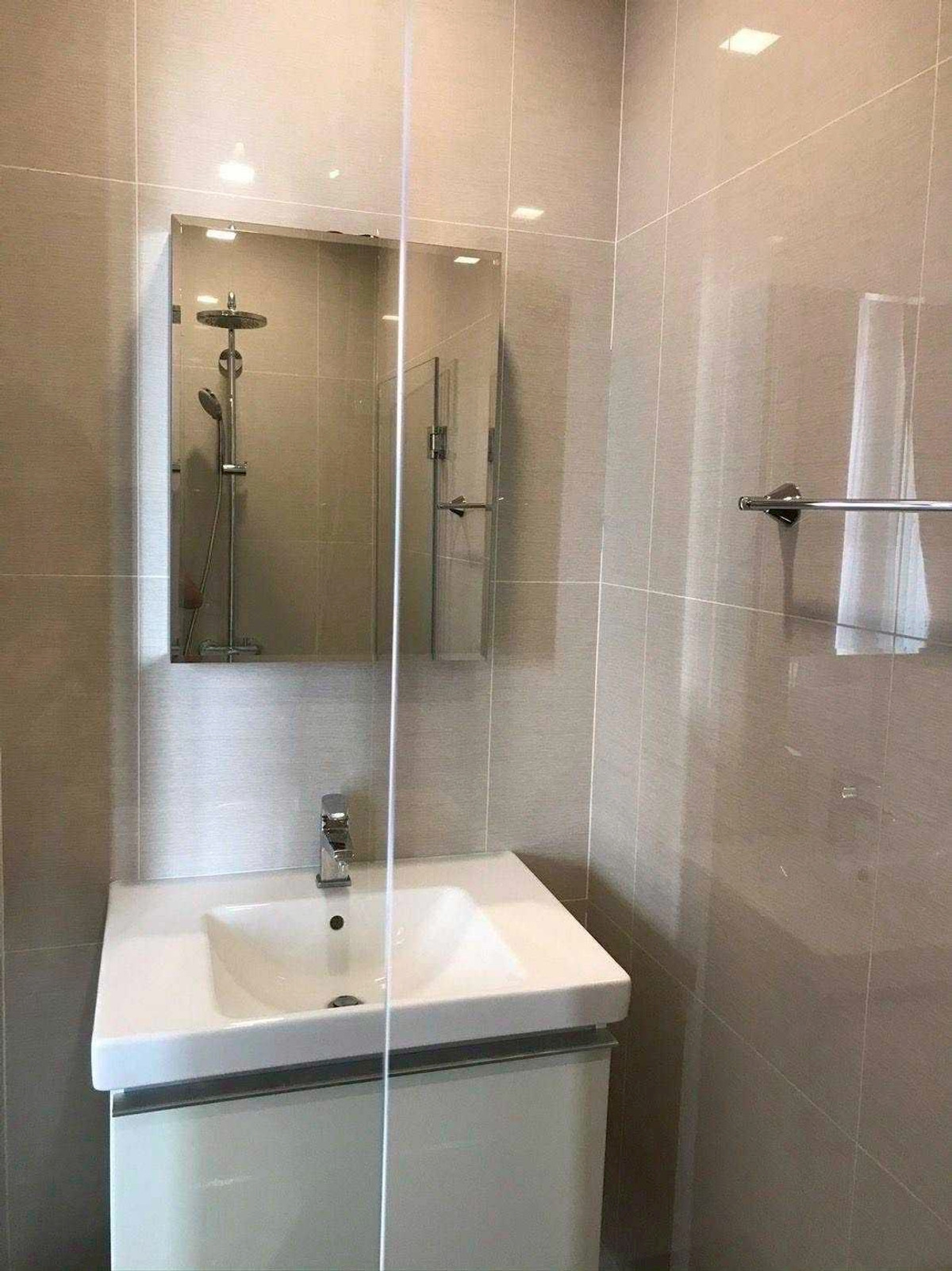 For RentCondoSukhumvit, Asoke, Thonglor : ✨ GT16158 | Condo Park 24, convenient travel, near BTS, there is a shuttle, beautiful room, fully furnished, ready to move in.