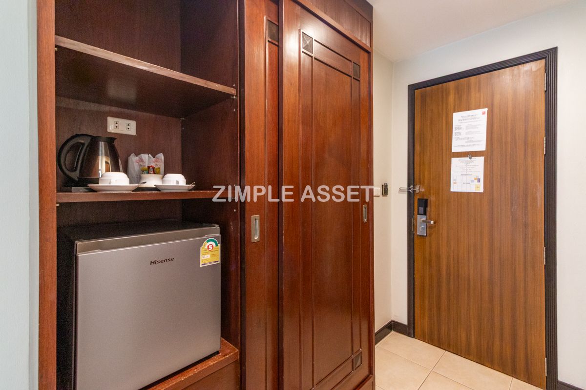 For RentSilom, Saladaeng, Bangrak : Line ID: @zimple_asset  Boutique-style accommodation on Surawong Road, daily and monthly full-service stays. near BTS/MRT.