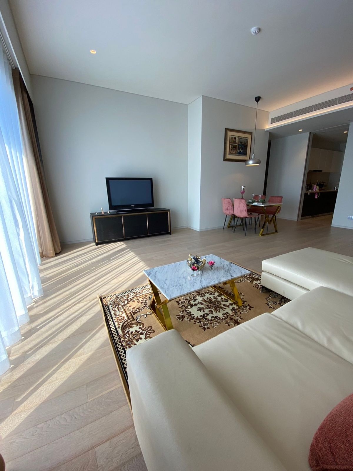 ขายคอนโดสุขุมวิท อโศก ทองหล่อ : Tela Thonglor Super Luxury ใจกลางทองหล่อ เป็นส่วนตัว 84 unit ทั้งโครงการ ที่จอดรถ conventional