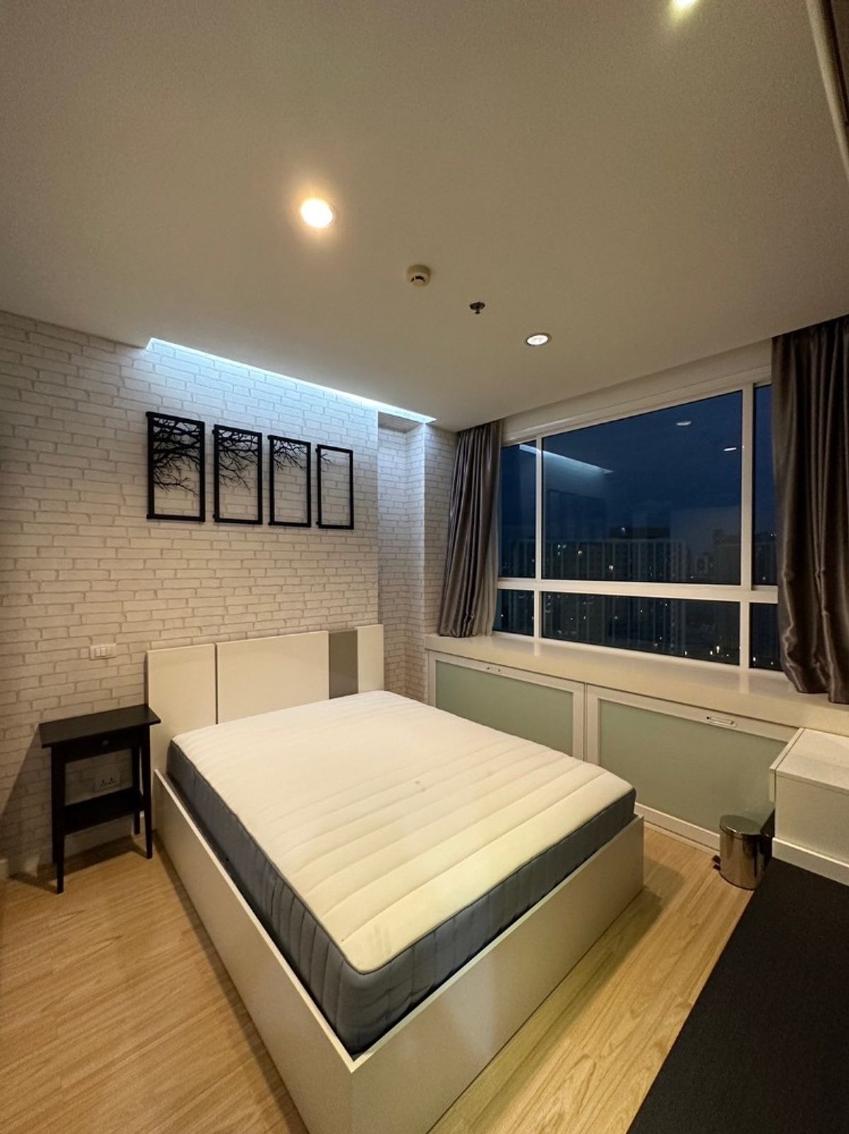 For RentCondoRama9, Petchburi, RCA : Rent TC Green Rama 9