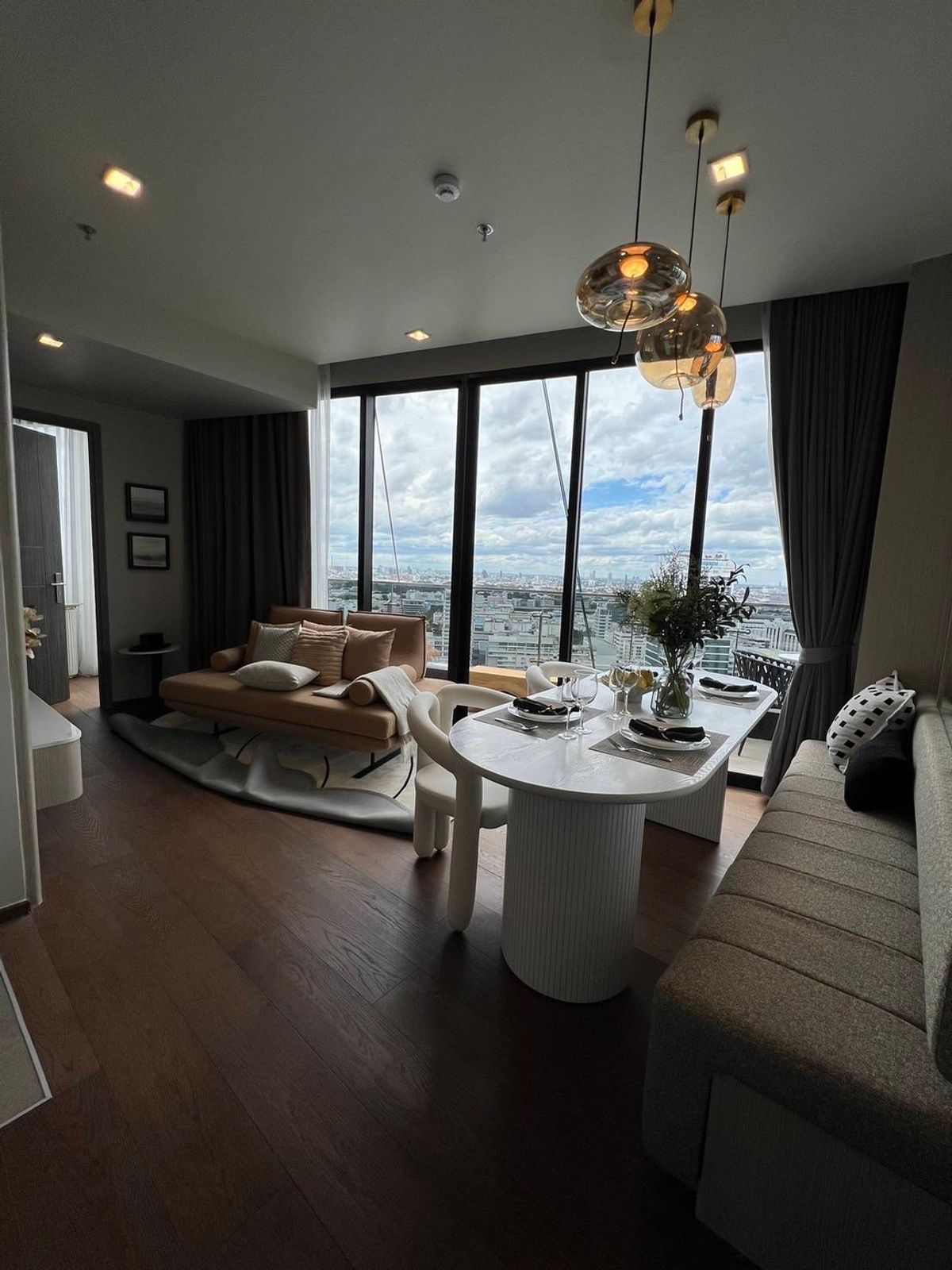 For RentCondoAri,Anusaowaree : Ideo q victory high-floor wide balcony fully built-in close to BTS