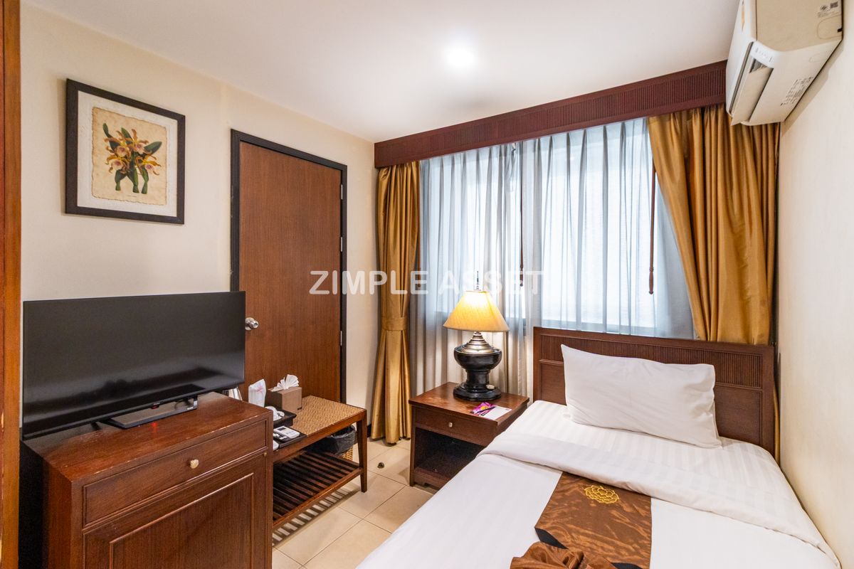 For RentSilom, Saladaeng, Bangrak : Line ID: @zimple_asset  Boutique-style accommodation on Surawong Road, daily and monthly full-service stays. near BTS/MRT.
