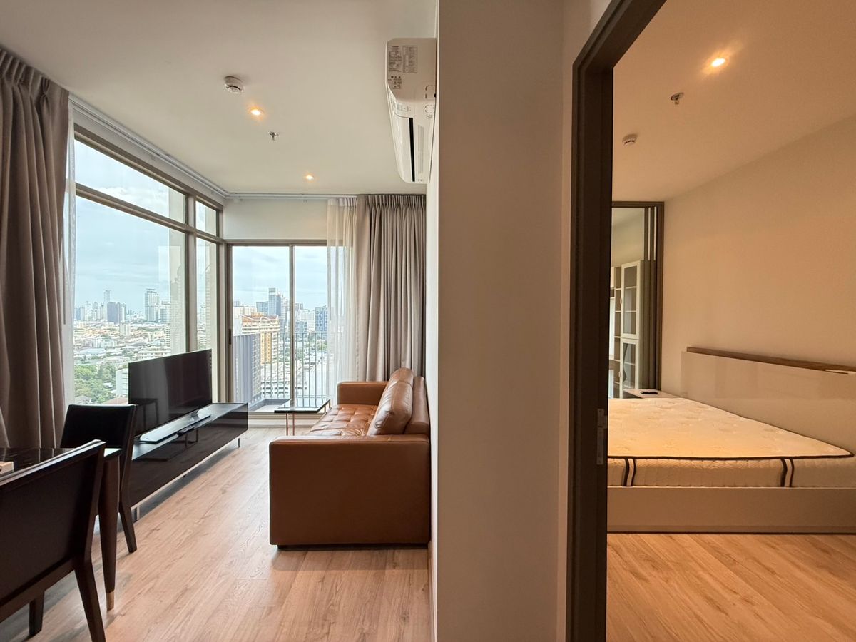 ให้เช่าคอนโดสุขุมวิท อโศก ทองหล่อ : ⚜️ Rare unit Available now ! 1 bed plus for rent at Rhythm ekkamai estate ⚜️