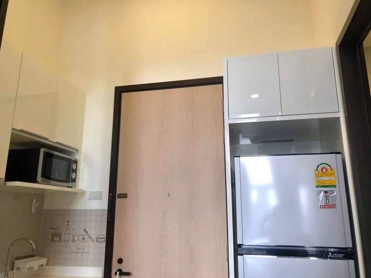 ให้เช่าคอนโดพระราม 9 เพชรบุรีตัดใหม่ RCA : คอนโด Chewathai Residence Asoke เดินทางสะดวก ใกล้รถไฟฟ้าเอ็มอาที มีรถรับส่ง ห้องสวย เฟอร์นิเจอร์ครบ พร้อมอยู่