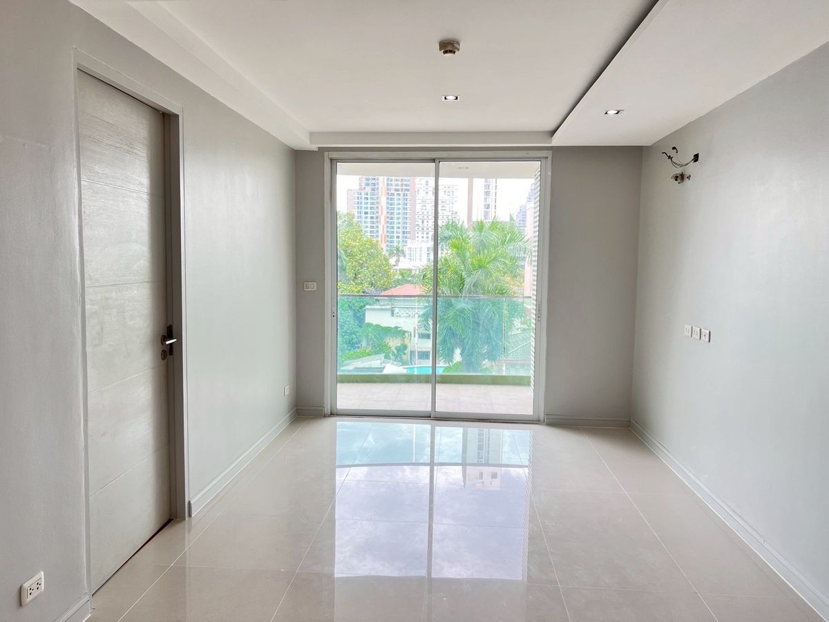 For SaleCondoSukhumvit, Asoke, Thonglor : Condo for sale in Beverly 33, near BTS Phrom Phong 1 bedroom, 1 bathroom, 50 sq.m., 6th floor [NCS250806]