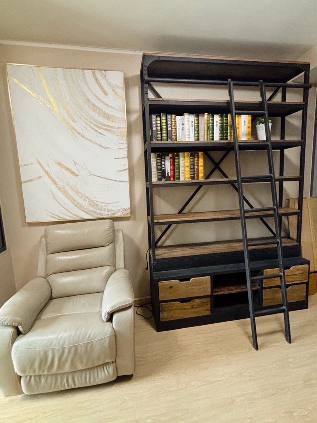 CondoOnnut, Udomsuk : Rent&Sale 3 Bedroom 110 sqm. Pool View Ideo Sukhumvit 93 30m BTS Bang Chak Tel 095-878-5645