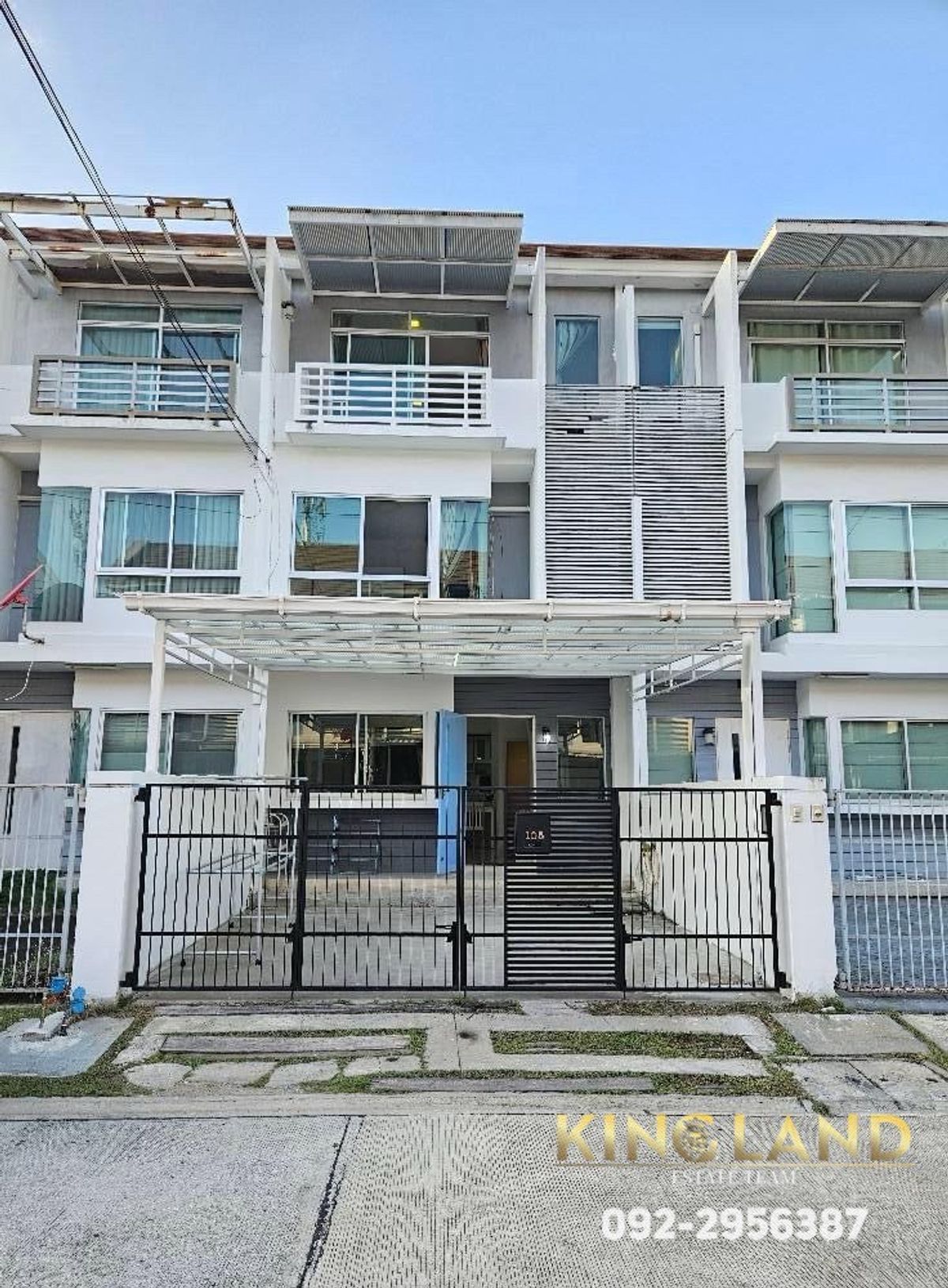For RentTownhomePattanakan, Srinakarin : 🏠#Sell/rent 3 -story townhome Baanmai Village Rama 9-Srinakarin, 3 bedrooms, 3 bathrooms, stuck on the back with furniture. Every new mattress Can access many routes