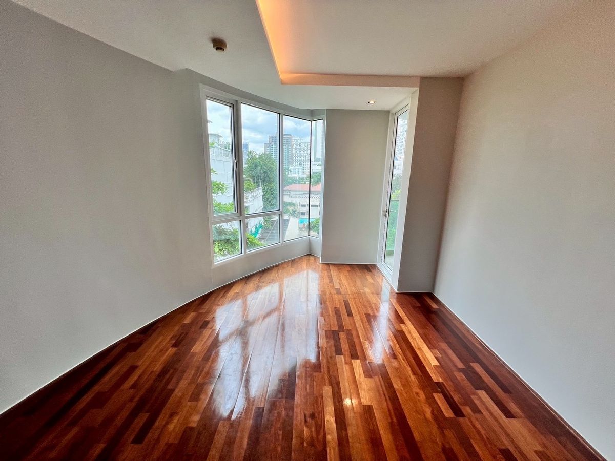 For SaleCondoSukhumvit, Asoke, Thonglor : Condo for sale in Beverly 33, near BTS Phrom Phong 1 bedroom, 1 bathroom, 50 sq.m., 6th floor [NCS250806]