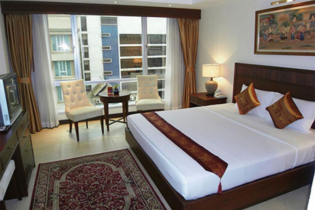 For RentSilom, Saladaeng, Bangrak : Line ID: @zimple_asset  Boutique-style accommodation on Surawong Road, daily and monthly full-service stays. near BTS/MRT.