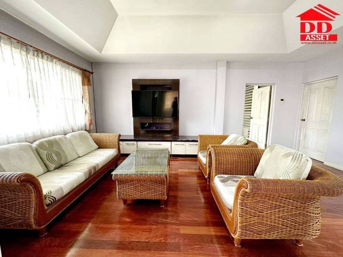 For RentHousePattanakan, Srinakarin : For Rent Nantawan Suanluang for rent at Ban Nantawan, Suan Luang Rama 9, Chalermprakiet 62 Code: H8140