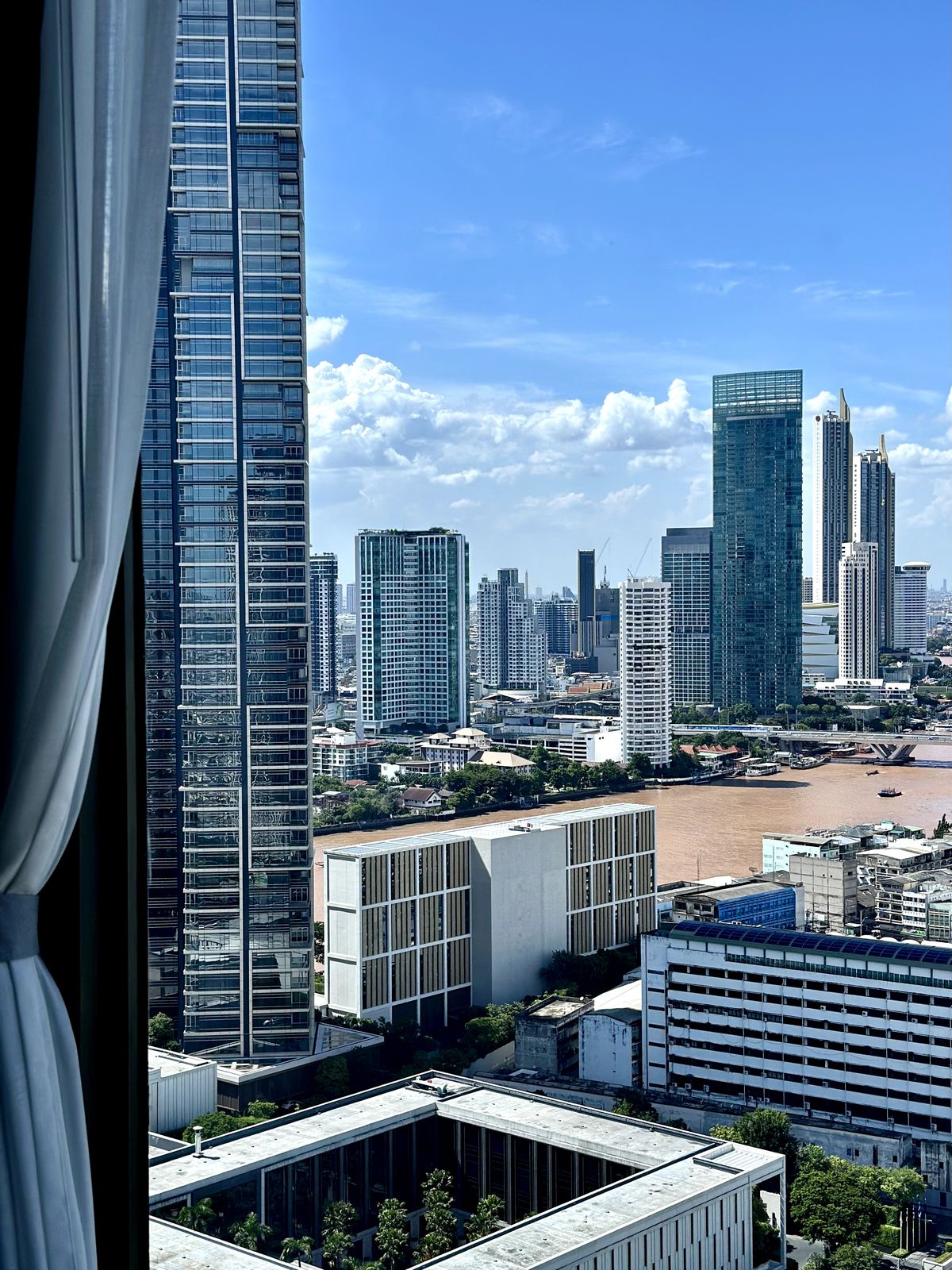 ขายคอนโดสาทร นราธิวาส : ขาย/เช่า ห้องมุม ชั้นสูงไม่โดนBlock View, Luxury Riverside Living at Rhythm Charoenkrung Pavilion – 2-Bedroom Condo