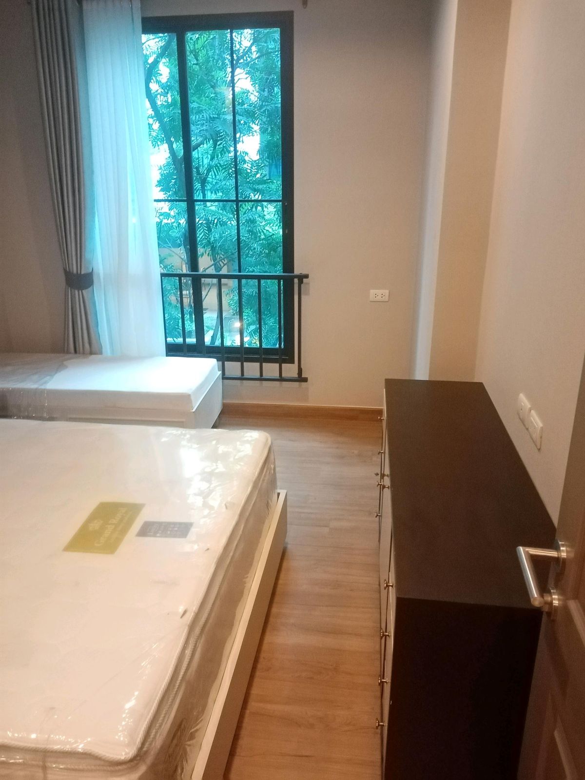 ให้เช่าคอนโดสยาม จุฬา สามย่าน : The Reserve Kasemsan 100 sq.m. Please add LINE ID @806qphgn o8415o5483