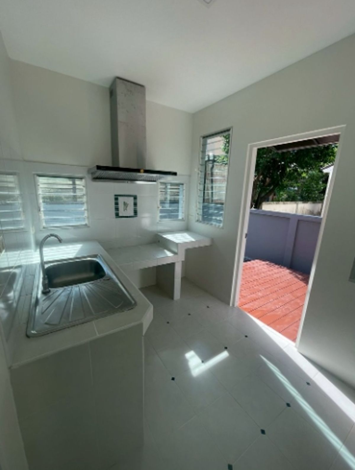 For SaleHouseMin Buri, Romklao : 2 -storey detached house for sale, area 75.2 sq.w., Parichat Village, Khum Klao Road 11, Lam Phak Chi Subdistrict, Nong Chok District, near Suvarnabhumi Airport , Near King Mongkuts Institute of Technology Ladkrabang And near Lat Krabang Industrial Estate