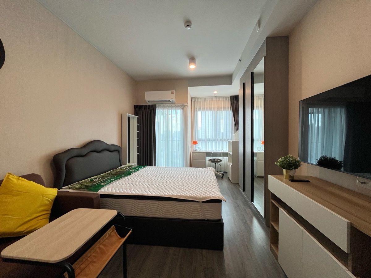For RentCondoSeri Thai, Ramkhamhaeng Nida : For rent .. Ido Ramkhamhaeng-Lamsalee Station Studio 12,000 baht/month. The new room just transferred.