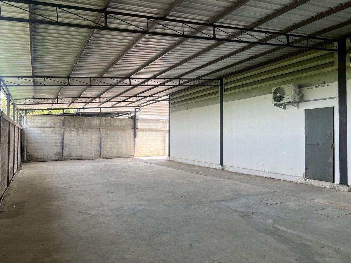 For SaleWarehouseNonthaburi, Bang Yai, Bangbuathong : 📢👇 Brand New Warehouse with Office, located on the main road with easy access. The 12-meter-wide road makes it convenient for trucks and logistics. Perfect for storage, distribution center, warehouse, or factory use.