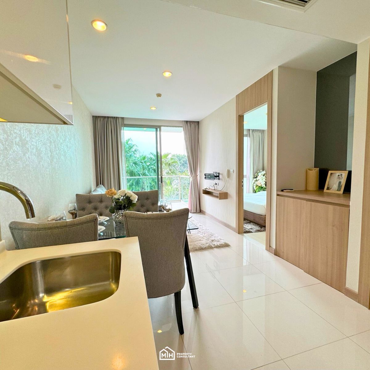 ให้เช่าคอนโดพัทยา บางแสน ชลบุรี สัตหีบ : 🔥 For Rent – The Riviera Wongamat Condo, Pattaya 🔥 💰 30,000 THB/month | 45 SQ.M. | Pool View 🌊