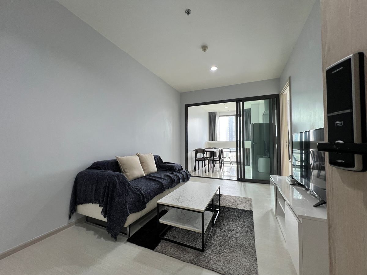 ให้เช่าคอนโดสุขุมวิท อโศก ทองหล่อ : 🏢 ให้เช่า Rhythm Sukhumvit 42 ใกล้ BTS เอกมัย (E701)