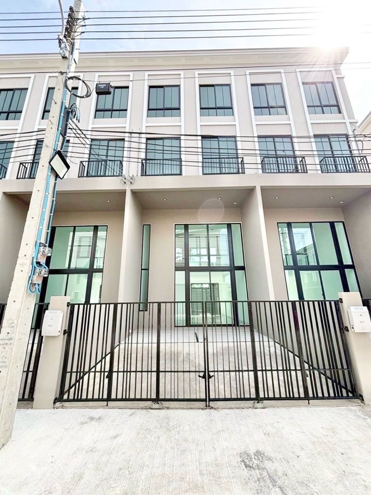 ให้เช่าทาวน์โฮมบางแค เพชรเกษม : ให้เช่าบ PATIO กัลปพฤกษ์-สาทร (วงแหวนบางแค) ติดถนนกาญจนาภิเษก

