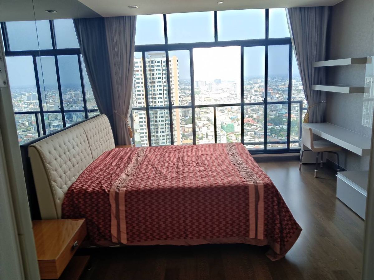 CondoWongwianyai, Charoennakor : 🏙 Urbano Absolute Sathorn-Taksin ✨ Luxurious condo on the heart of Sathorn, Chao Phraya View from all rooms ✨ Duplex Rare Unit