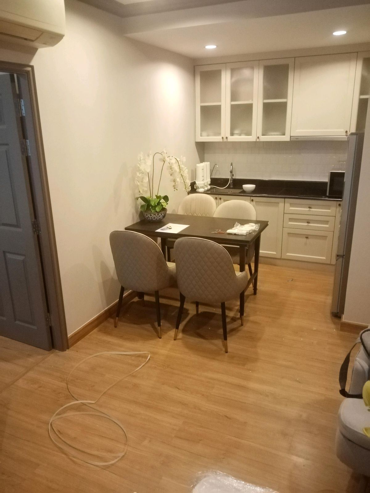 ให้เช่าคอนโดสยาม จุฬา สามย่าน : The Reserve Kasemsan 100 sq.m. Please add LINE ID @806qphgn o8415o5483