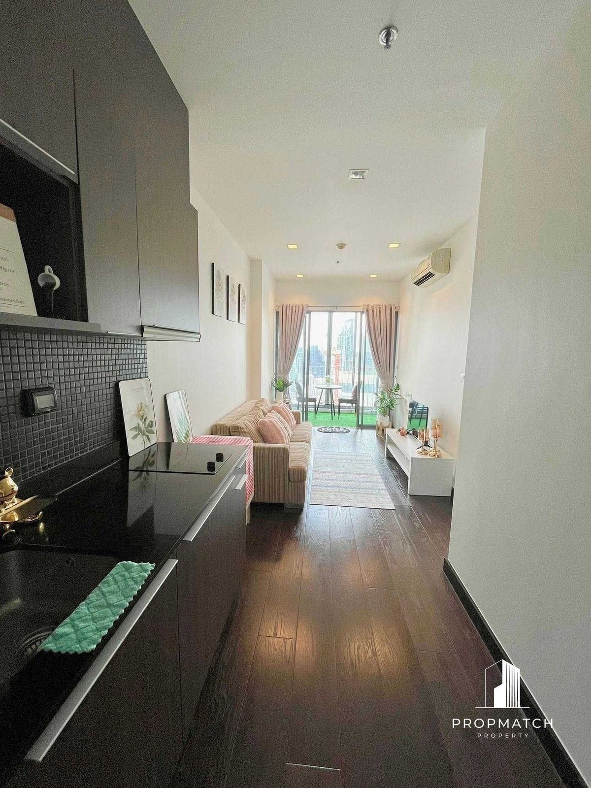 For RentCondoRatchathewi,Phayathai : ✨flash deal ✨ideo Q Phayathai (1Bed 1Bath 41SQM.) Completely decorated !! Only 23,000 baht per month Tel.0981315848 @PropMatch