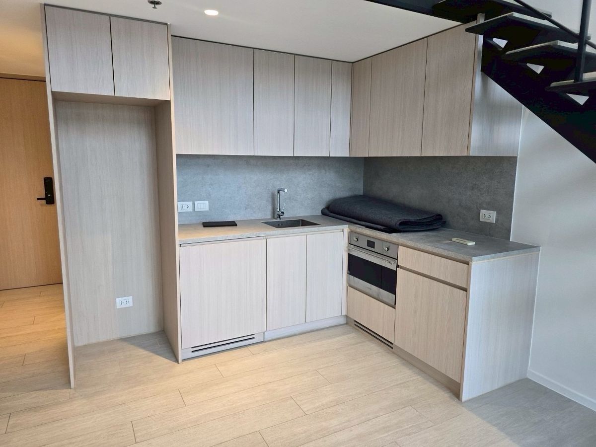 ขายคอนโดสีลม ศาลาแดง บางรัก : 🔥Hot deal🔥The Loft Silom ห้องสุดท้าย 1bed1bath 33.69Sq.m. 📲 𝟎𝟔𝟒-𝟕𝟗𝟒𝟒𝟐𝟔𝟑(คุณน้ำ) 