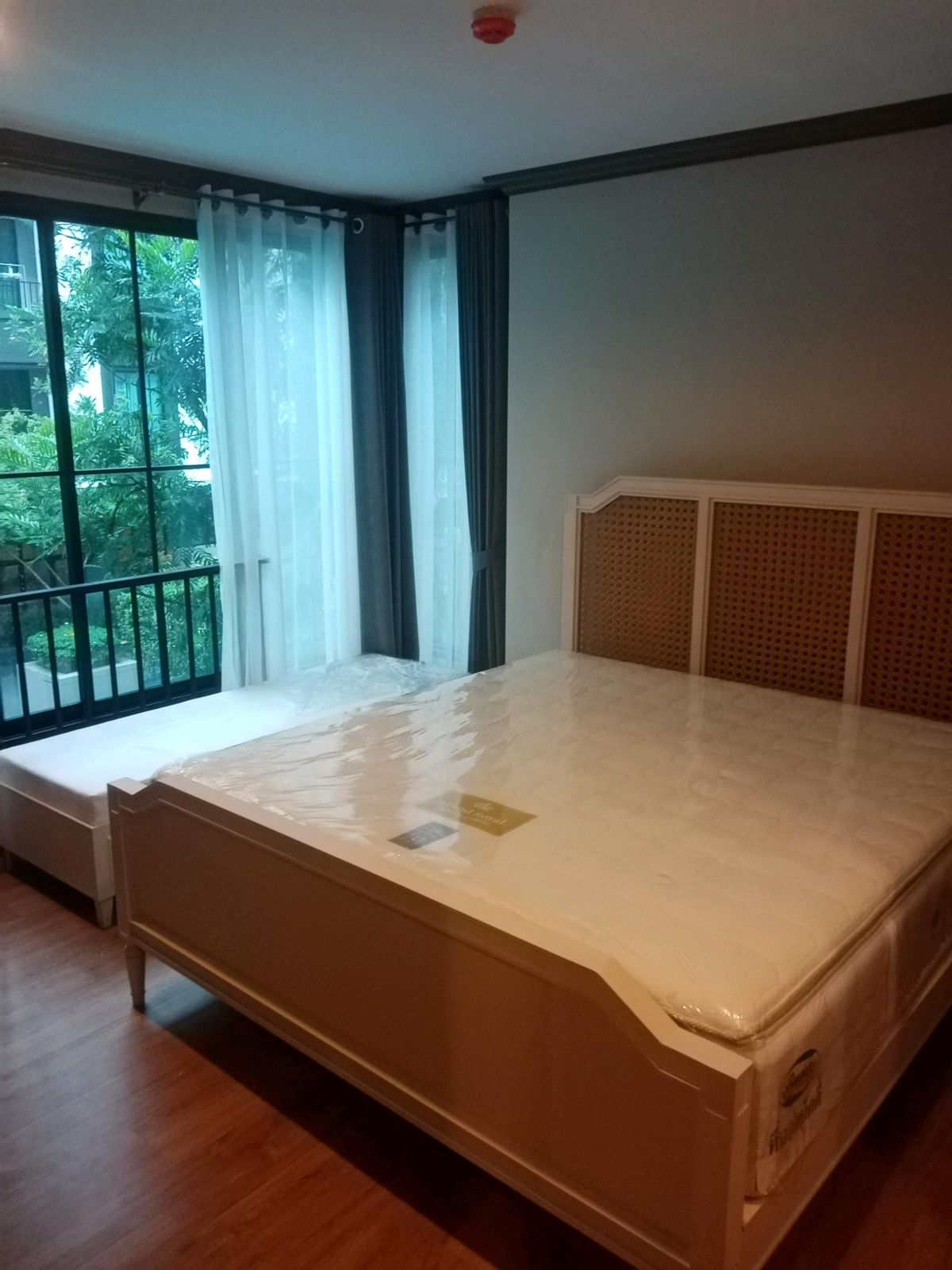 ให้เช่าคอนโดสยาม จุฬา สามย่าน : The Reserve Kasemsan 100 sq.m. Please add LINE ID @806qphgn o8415o5483