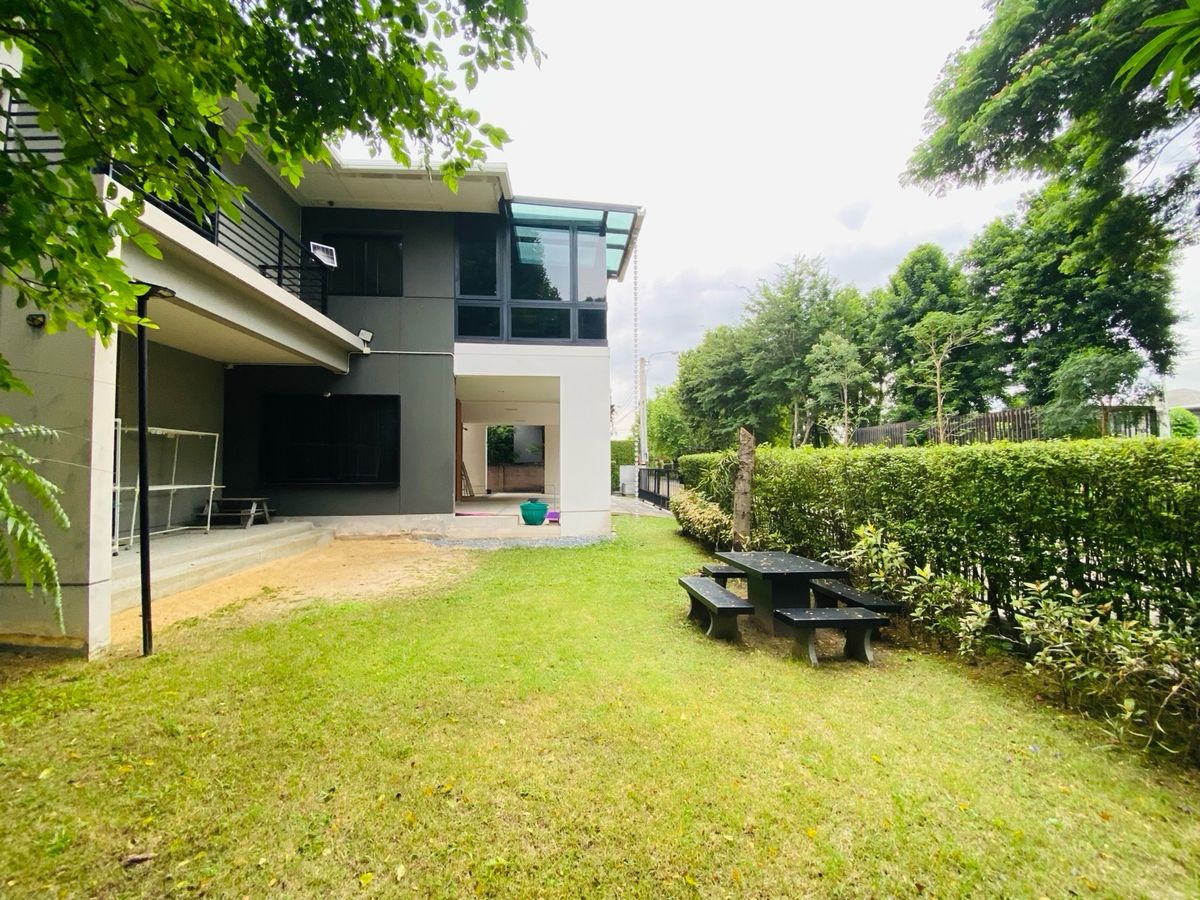 ให้เช่าบ้านปิ่นเกล้า จรัญสนิทวงศ์ : 💎 For Rent – Luxury Home
Setthasiri Charun–Pinklao 1 แบบบ้าน TREASURE ใหญ่ที่สุดในโครงการ
4 ห้องนอน | 5 ห้องน้ำ | ห้องแม่บ้าน | 3 ที่จอดรถ พื้นที่ใช้สอยกว่า 294 ตร.ม. บนที่ดิน 103 ตร.วา