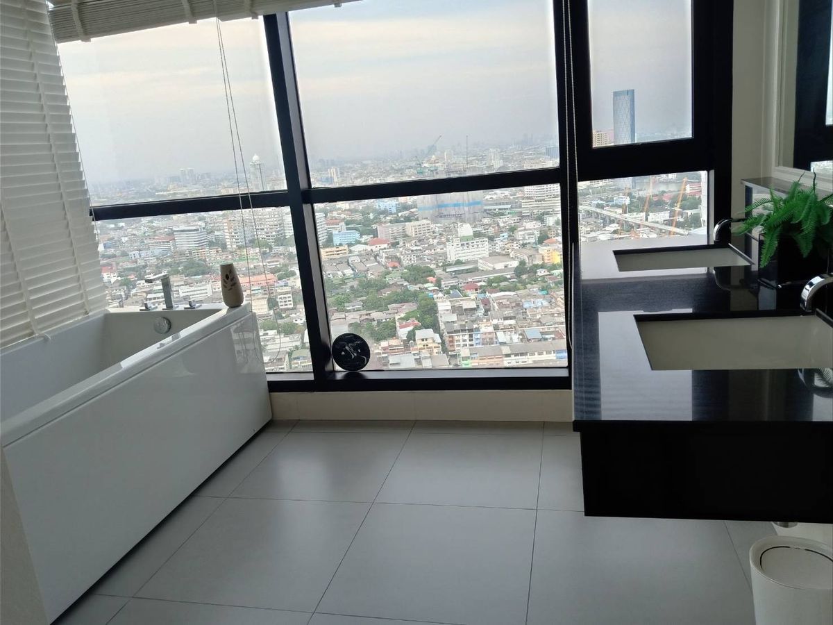CondoWongwianyai, Charoennakor : 🏙 Urbano Absolute Sathorn-Taksin ✨ Luxurious condo on the heart of Sathorn, Chao Phraya View from all rooms ✨ Duplex Rare Unit
