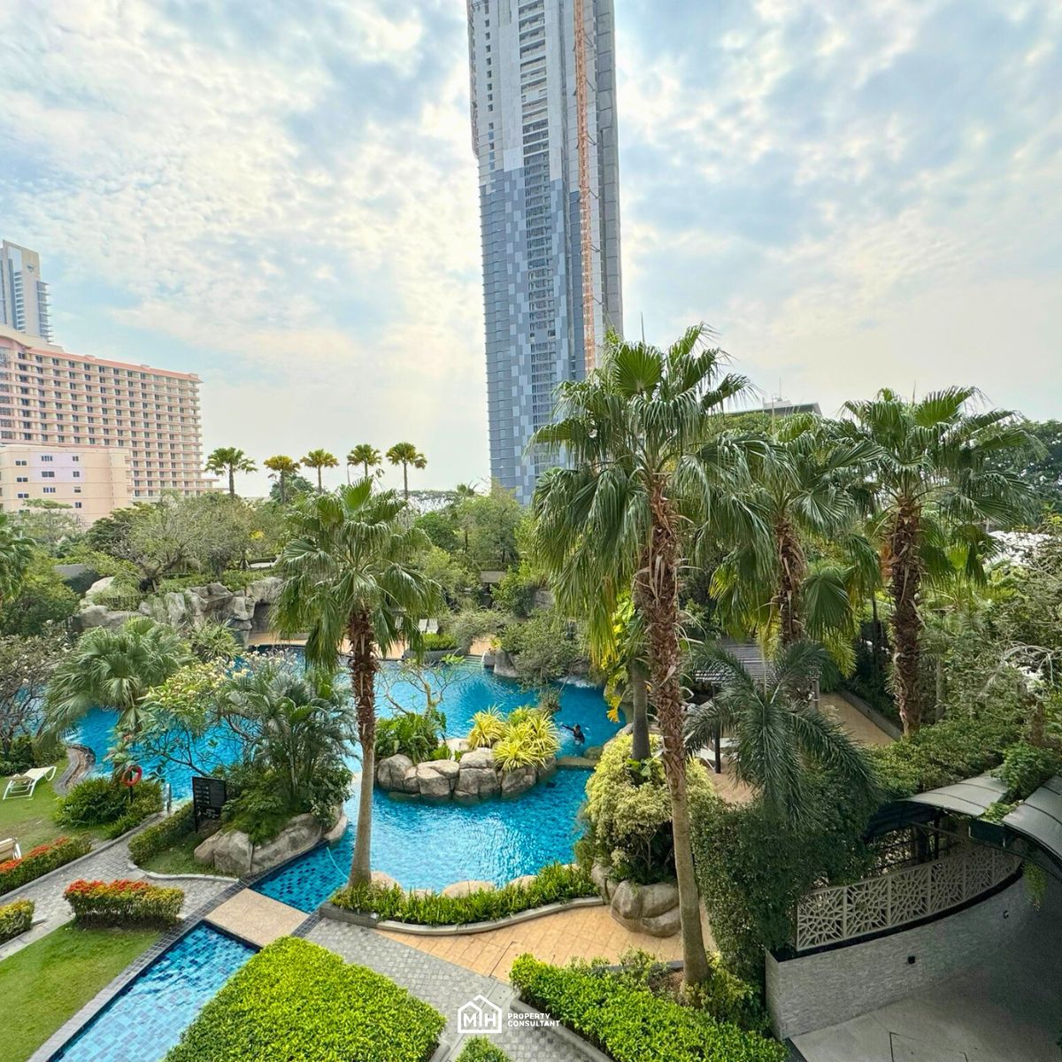 ให้เช่าคอนโดพัทยา บางแสน ชลบุรี สัตหีบ : 🔥 For Rent – The Riviera Wongamat Condo, Pattaya 🔥 💰 30,000 THB/month | 45 SQ.M. | Pool View 🌊