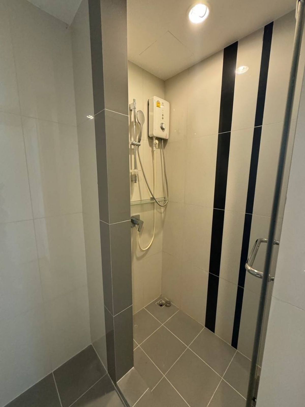 ให้เช่าคอนโดอ่อนนุช อุดมสุข : ให้เช่าคอนโด Artemis Sukhumvit77 คอนโดแต่งครบพร้อมเข้าอยู่ใกล้รถไฟฟ้าBTSอ่อนนุชและแหล่งของกินมากมาย!!