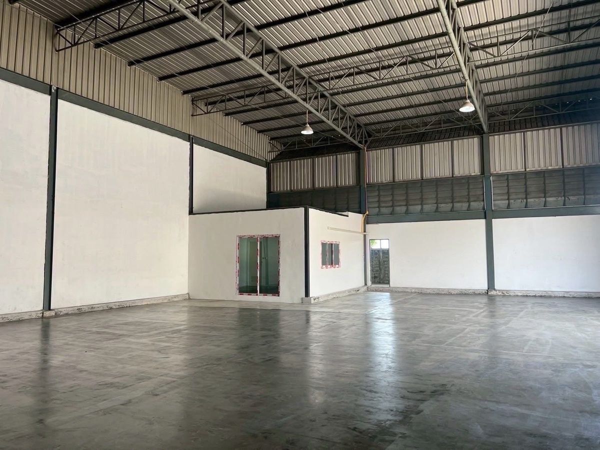 For SaleWarehouseNonthaburi, Bang Yai, Bangbuathong : 📢👇 Brand New Warehouse with Office, located on the main road with easy access. The 12-meter-wide road makes it convenient for trucks and logistics. Perfect for storage, distribution center, warehouse, or factory use.