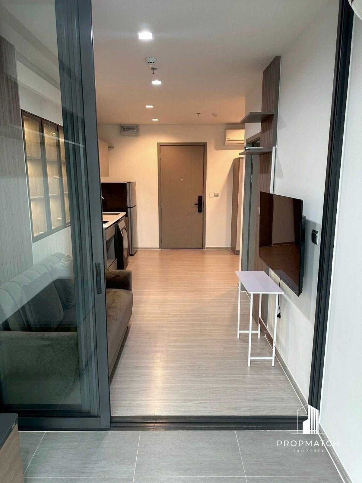ขายคอนโดพระราม 9 เพชรบุรีตัดใหม่ RCA : ✨Flash Deal ✨Life Asoke Hype ( 1Bed 1Bath 40.47SQM.) พร้อมอยู่ ! เพียง 6,490,000 บาท Tel.0981315848 @propmatch