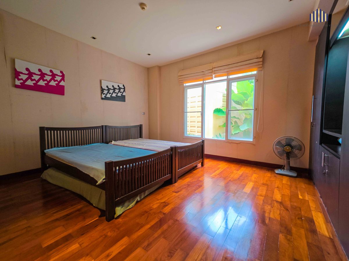 ขายคอนโดหัวหิน ประจวบคีรีขันธ์ : "หนึ่งเดียวในหัวหิน! Blue Lagoon Hua Hin – ห้องพักตากอากาศหรู ชั้น 1 ขนาด 148 ตร.ม. ก้าวจากหน้าห้องลงสระยาว 1.25 กม. ติดชายหาด บรรยากาศรีสอร์ทส่วนตัว พร้อมเฟอร์นิเจอร์พรีเมียม เหมาะทั้งพักผ่อนครอบครัวและการลงทุน"