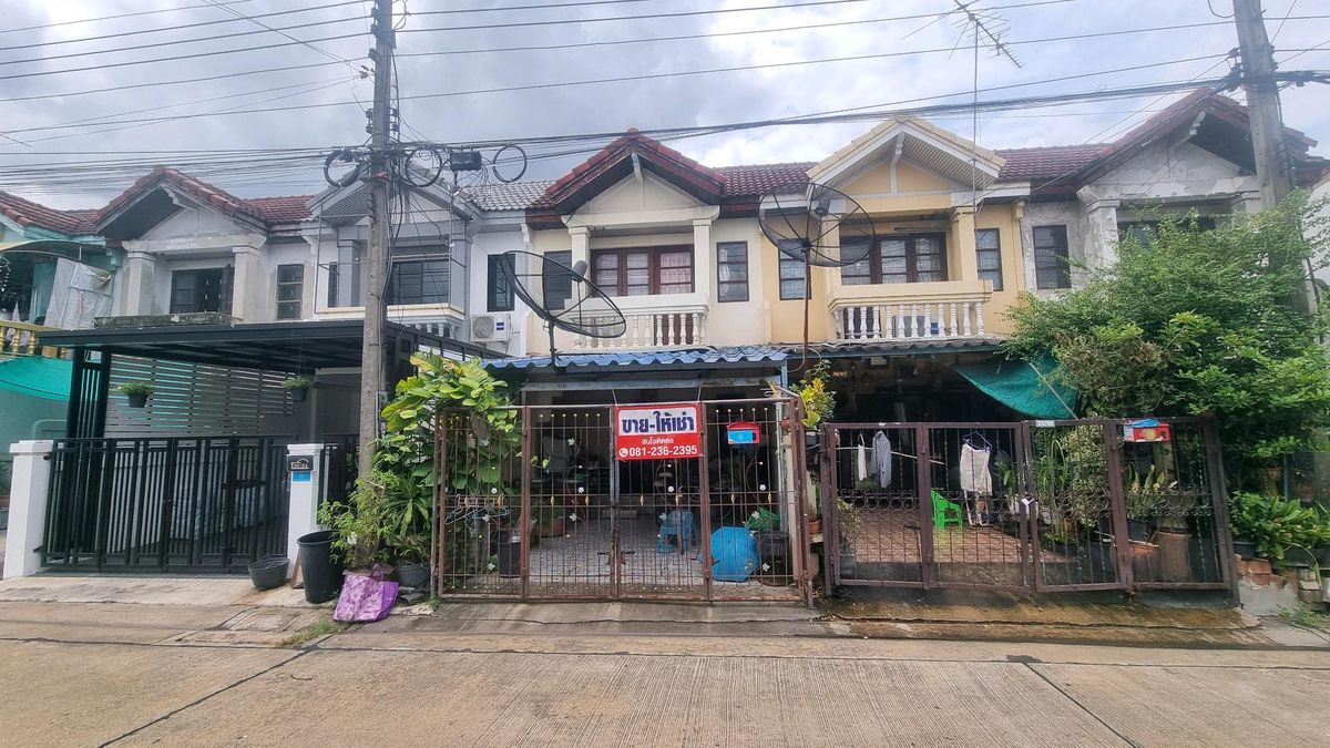 For SaleTownhomePathum Thani,Rangsit, Thammasat : Quick sales, 1,150,000 baht, selling according to the condition