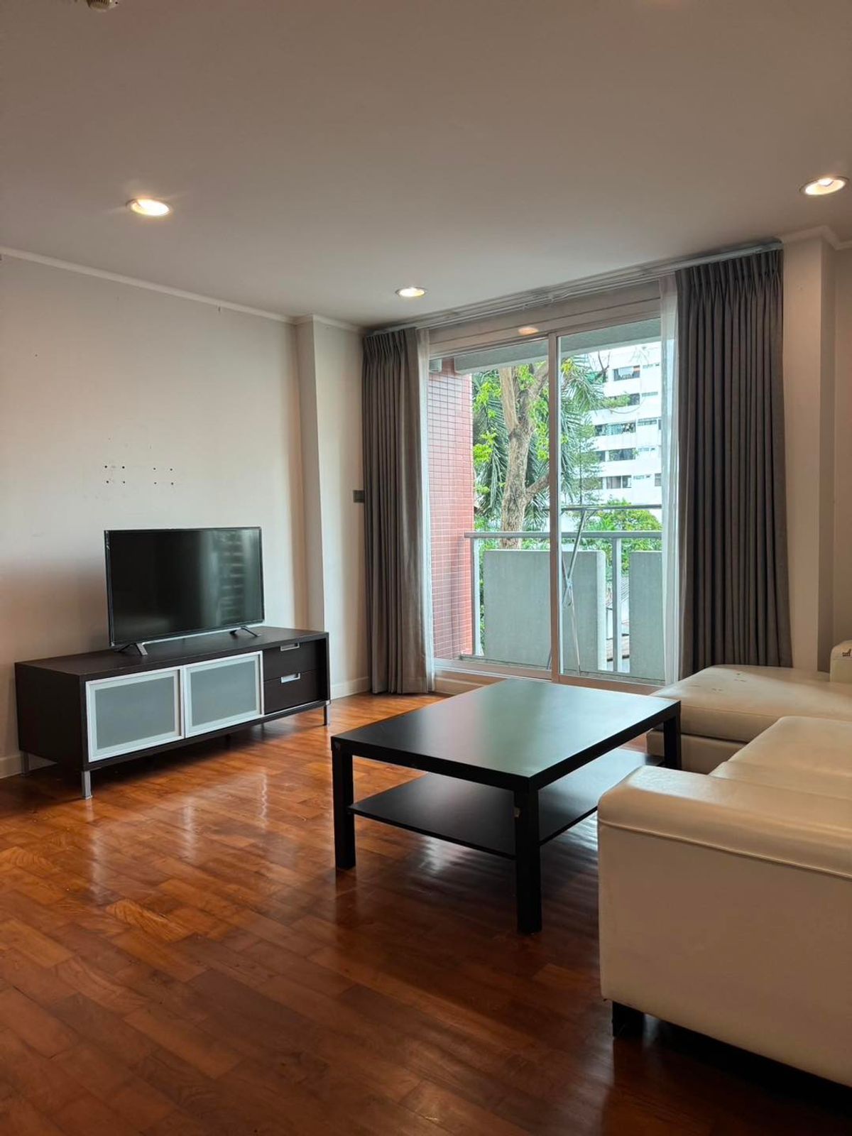 ให้เช่าคอนโดวิทยุ ชิดลม หลังสวน : ให้เช่าคอนโด บ้านสิริฤดี 2 ห้องนอน สิ่งอำนวยความสะดวกครบ ใกล้ BTS เพลินจิต และห้างสรรพสินค้ามากมาย พร้อมเข้าอยู่