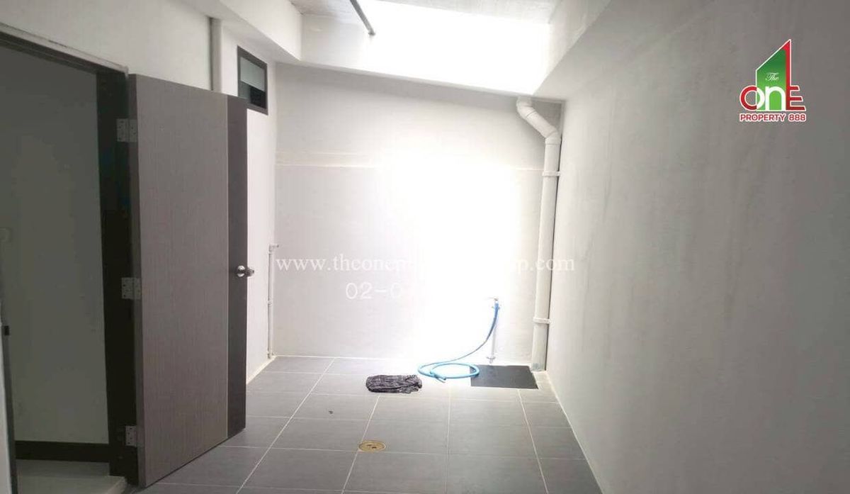 ขายทาวน์โฮมปทุมธานี รังสิต ธรรมศาสตร์ : ทาวน์เฮ้าส์ 2 ชั้น ม.อยู่สบาย ถนนพหลโยธิน ต.คลองหนึ่ง อ.คลองหลวง จ.ปทุมธานี