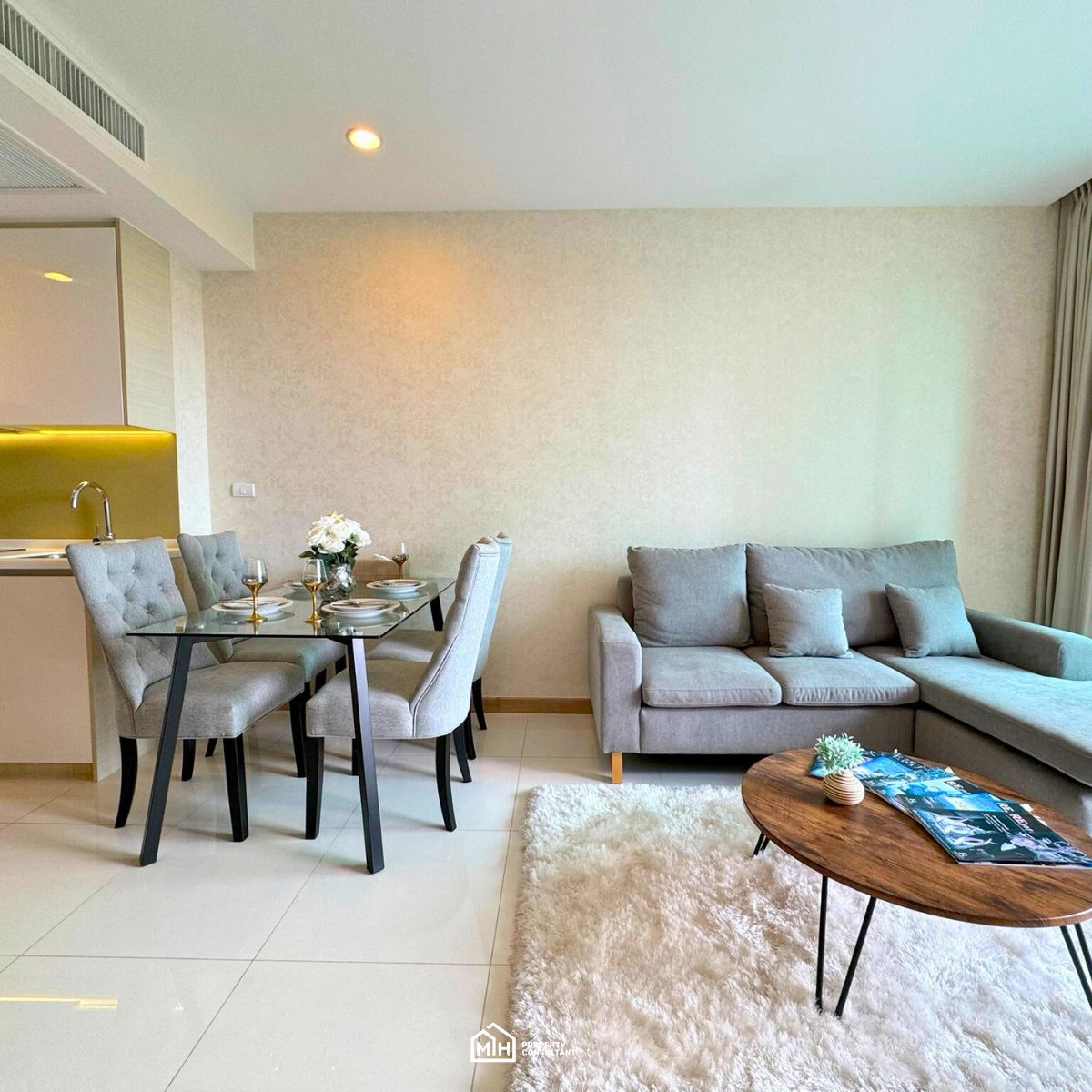 ให้เช่าคอนโดพัทยา บางแสน ชลบุรี สัตหีบ : 🔥 For Rent – The Riviera Wongamat Condo, Pattaya 🔥 💰 30,000 THB/month | 45 SQ.M. | Pool View 🌊