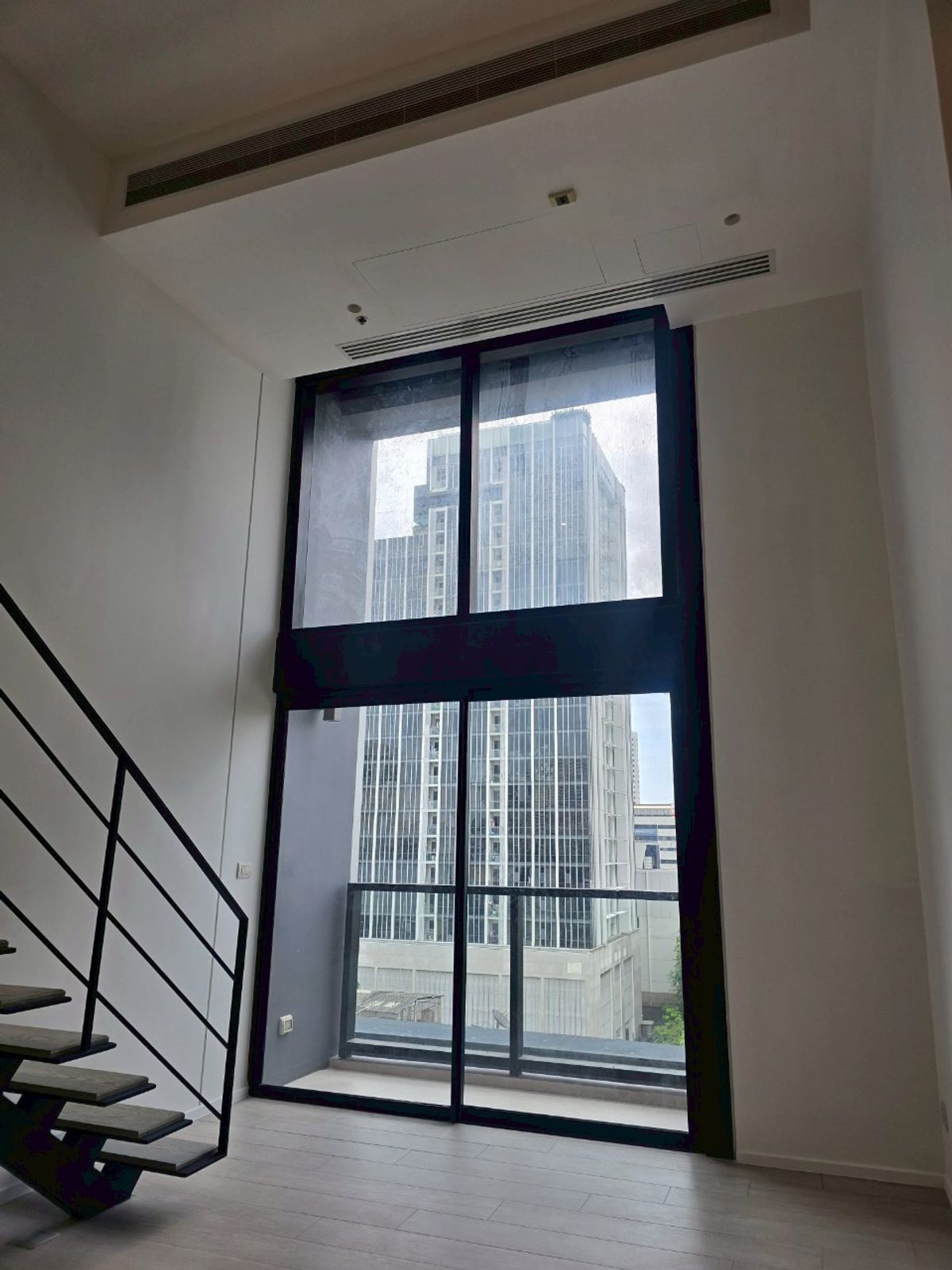 ขายคอนโดสีลม ศาลาแดง บางรัก : 🔥ห้องใหม่ยูนิตสุดท้าย ซื้อตรงโครงการ🔥The Lofts Silom (1 ห้องนอน 1 ห้องน้ำ, 33.69 ตร.ม.) เพียง 6.95 MB เท่านั้น!! Tel.0922635410 (เอิร์ธ)