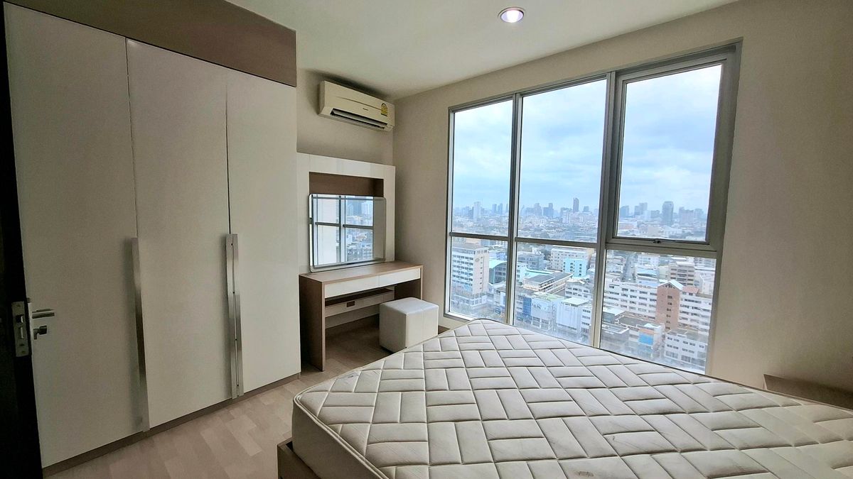 For RentCondoRatchadapisek, Huaikwang, Suttisan : Urgent rent, Rhythm Ratchada condo (Rit Ratchada), condo next to the MRT Ratchadaphisek, near Central Rama 9, beautiful room ready to move in.