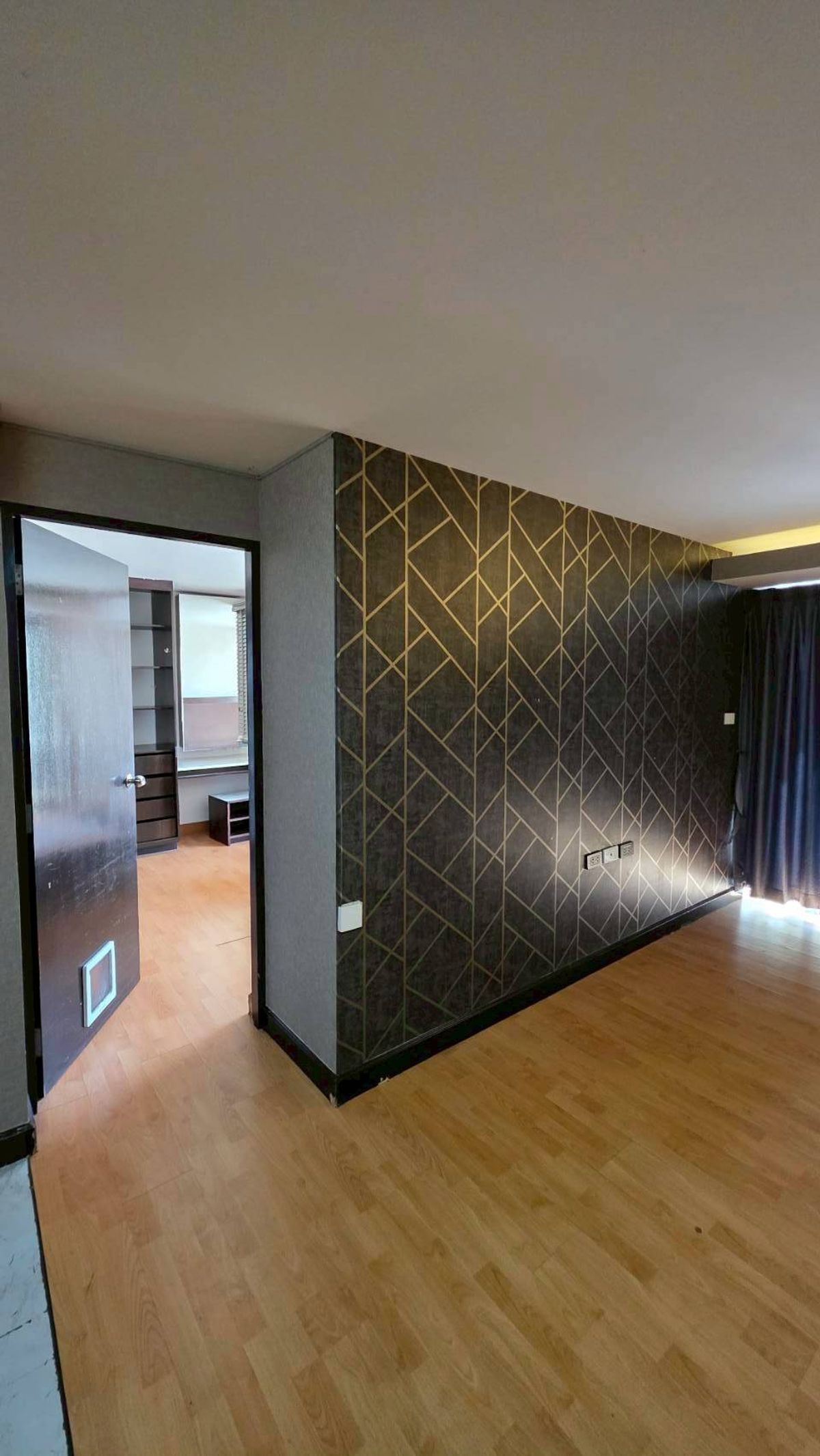 For SaleCondoChokchai 4, Ladprao 71, Ladprao 48, : Condo Family Park Ladprao 48 corners 49 sqm. Near MRT Sutthisan, only 1.99 million baht.