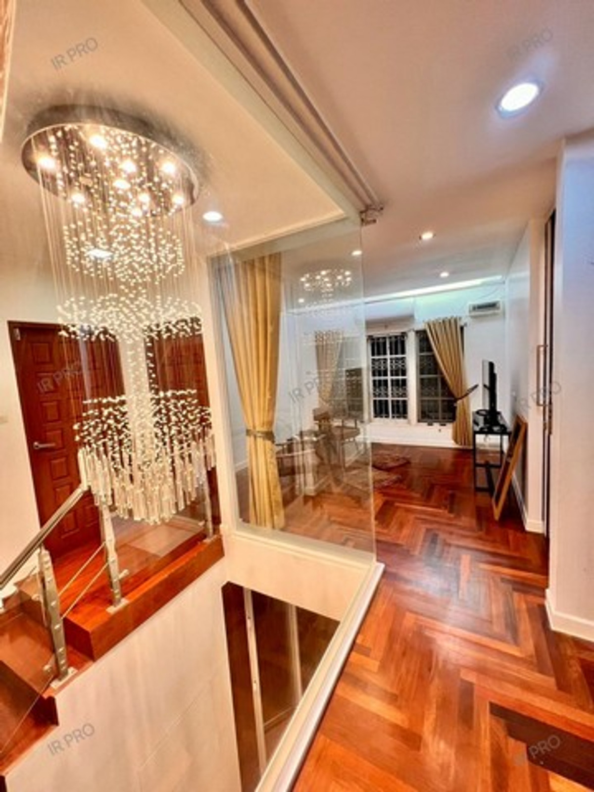 ให้เช่าบ้านเดี่ยว2ชั้นย่านห้วนขวางสุทธิสารประชาราษฏร์บำเพ็ญพร้อมเฟอร์นิเจอร์ ใกล้MRTห้วยขวาง Seven Loading...